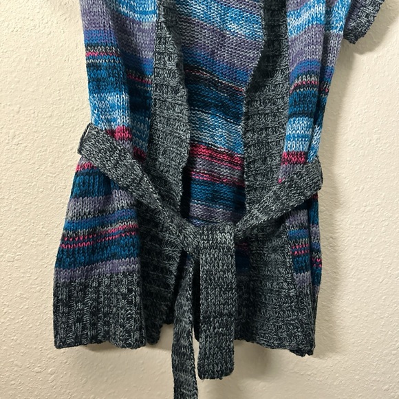 Epic Threads . Women’s sweater short sleeve jacket top. Hood and belt. Preloved - Picture 3 of 5